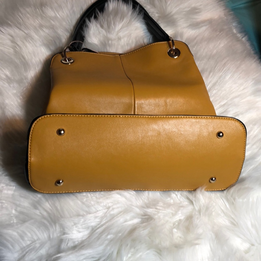 Mustard Purse - Picture 3 of 6